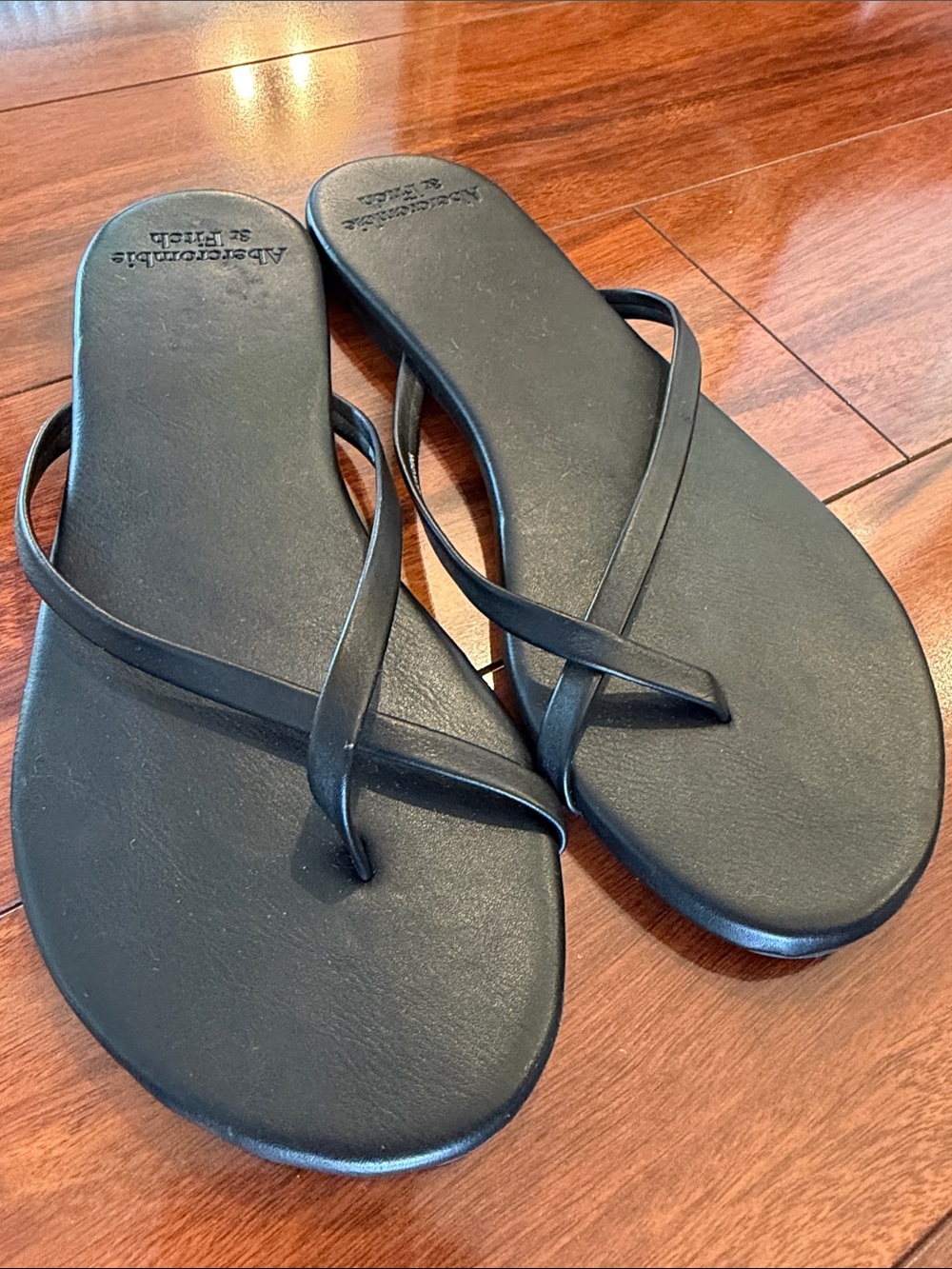 Abercrombie & Fitch Black Strappy Thong Sandals 6-7